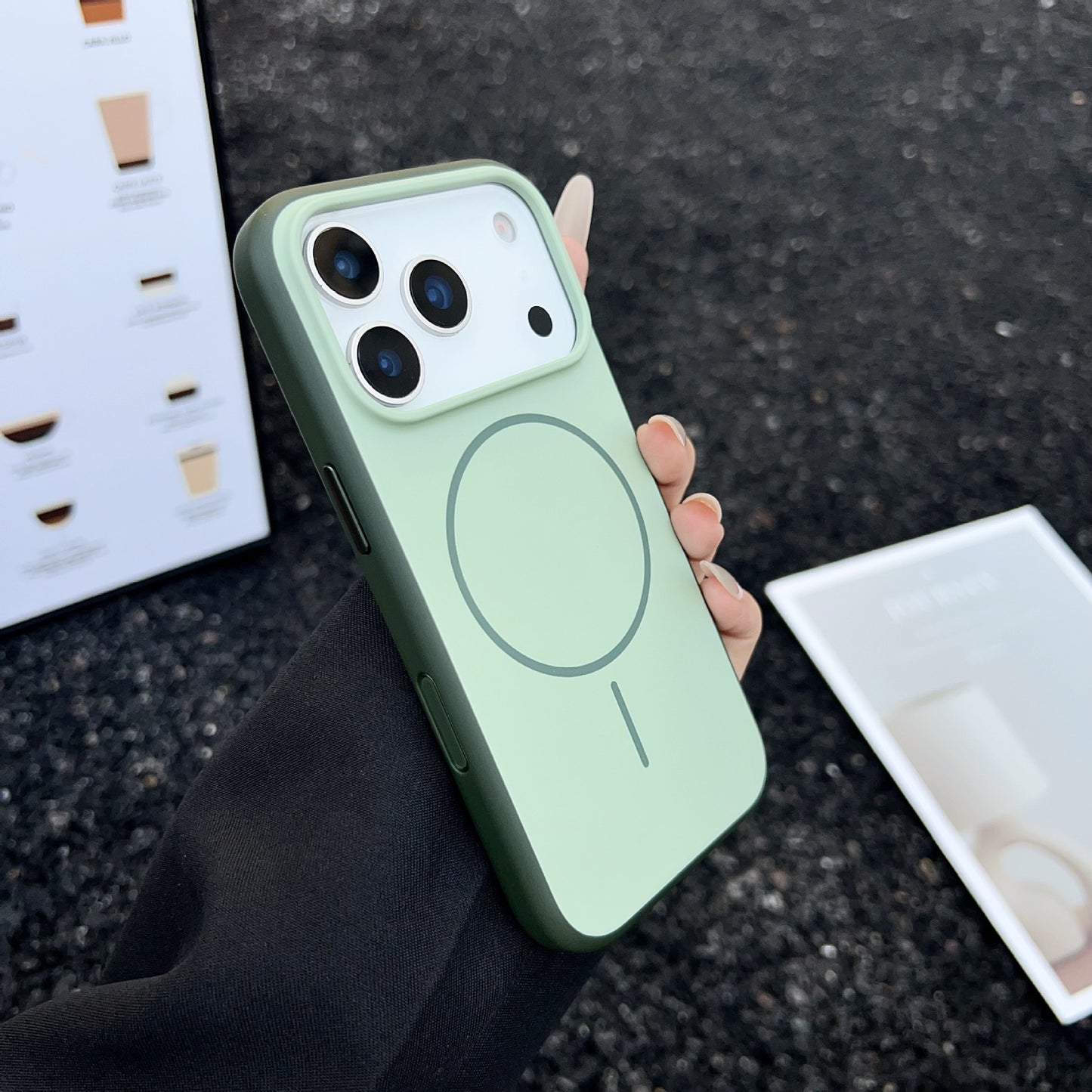 Magnetic Protective Phone Case for Apple – Stylish Contrast Colors in Frosted Finish – Ultimate Durability & Elegance!